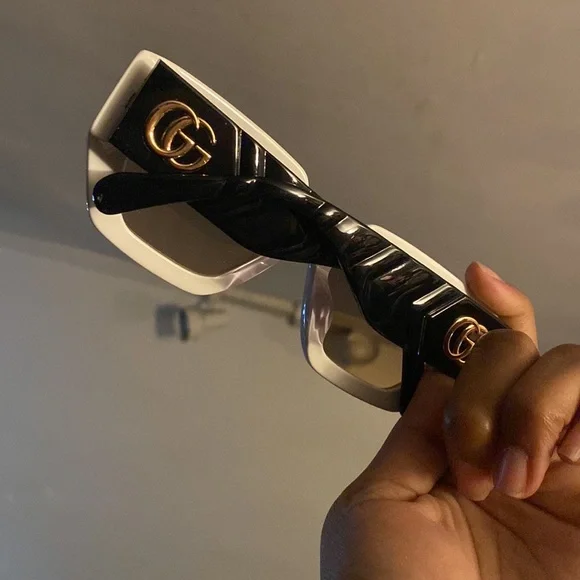 2022 Gucci Glasses - Picture 3 of 5